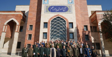 زيارة الملحقين العسكريين الأجانب المقيمين في طهران لجامعة الدفاع الوطني