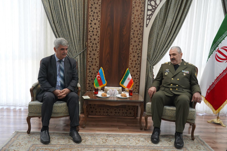 التأكيد على تعزيز أواصر التعاون العلمي والبحثي والتعليمي بين الدول الجارة