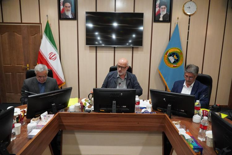 الاجتماع التخصصي الثالث لأساتذة دورة تدريب المحافظين في إدارة الأزمات بجامعة الدفاع الوطني العليا