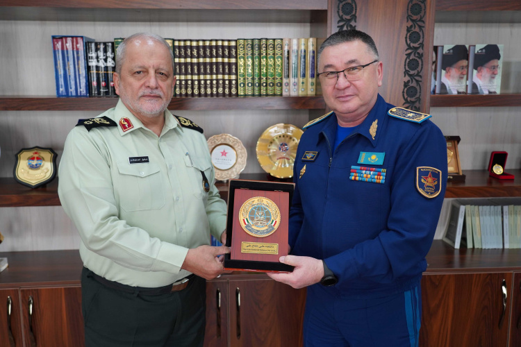 The President of the National Defense University of Kazakhstan Visits the Iranian National Defense University