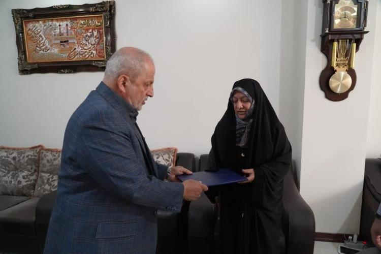 Meeting of the Head of the Supreme National Defense University with the Family of Martyr Colonel Kioumars Khansari