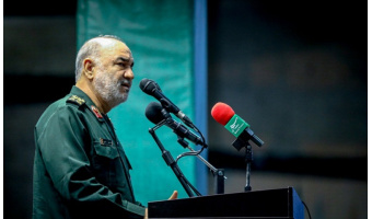 با حضور مردم در صحنه هر مشکلی قابل حل است